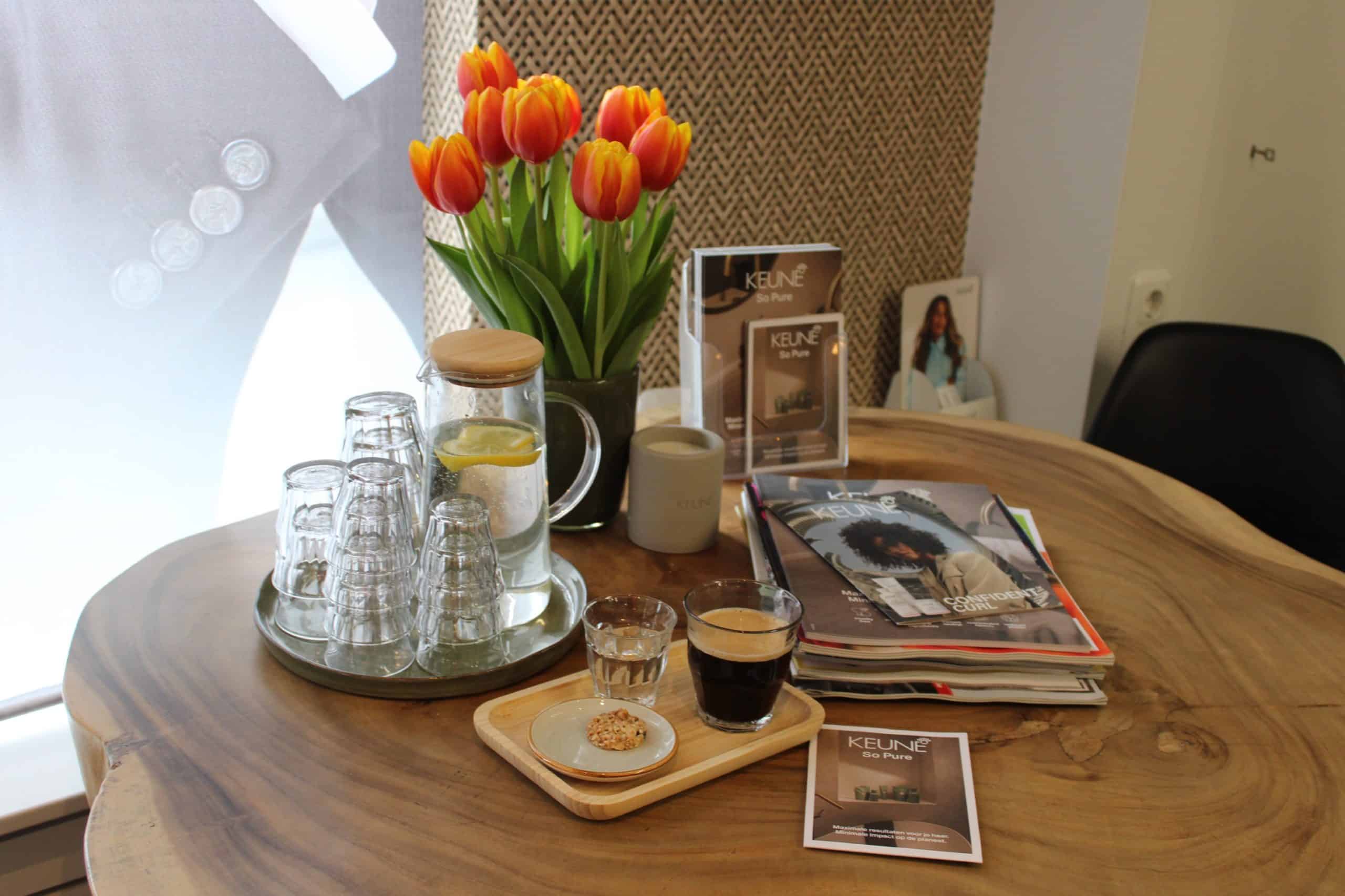 Sfeervolle foto van het interieur van Kapsalon 42